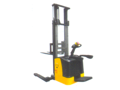 fully-electric-straddle-stacker