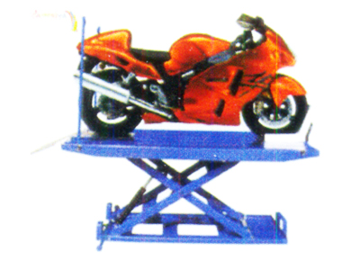 two-wheeler-maintenance-lift